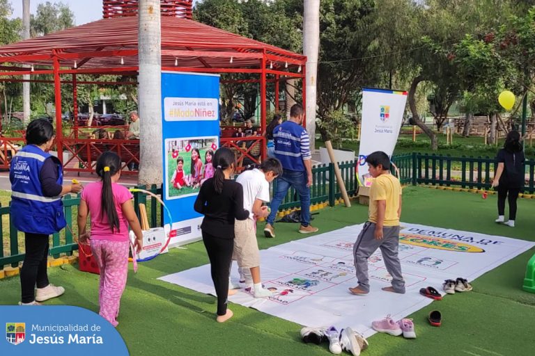 La Defensoría Municipal del Niño, Niña y Adolescente organizó una tarde de diversión y juegos lúdicos 🧩 en el 🌳 Parque Habich.