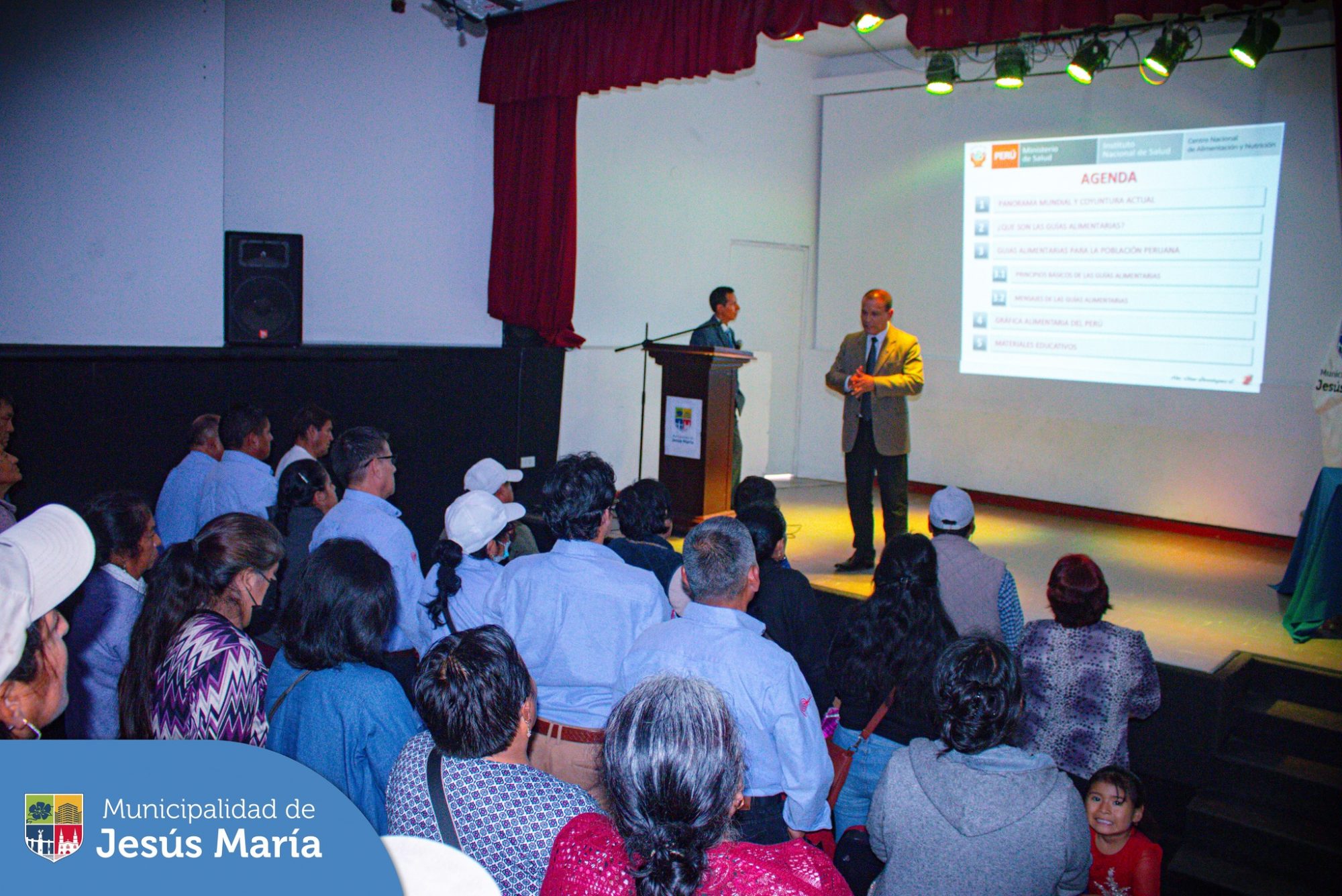 Con el objetivo de concientizar sobre la buena nutrición 🥗 y promoviendo hábitos de vida saludables 🍅🥑🍏, se realizó la charla “Guías Alimentarias para la Población Peruana” a los emolienteros formales de Jesús María.