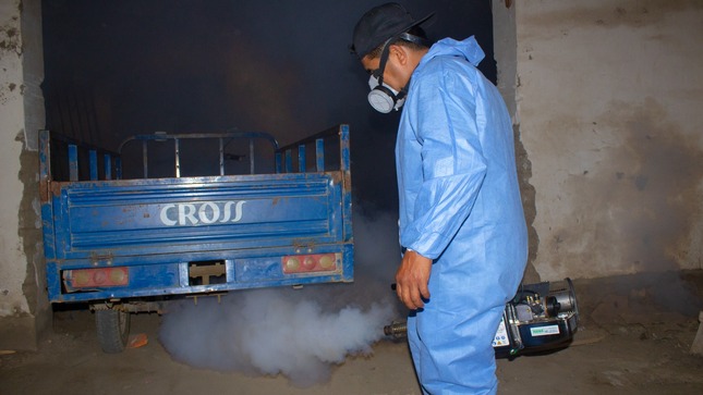 Sector salud fumiga más de 3 mil casas y negocios en Chepén