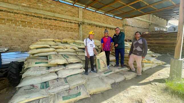 Entrega de guano de las islas - Cajamarca