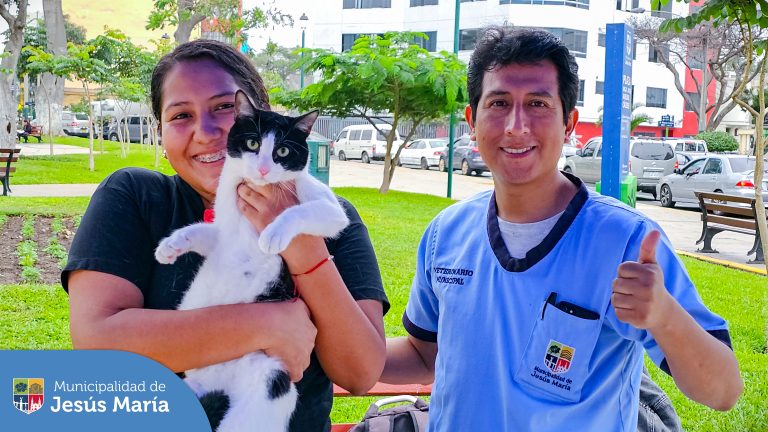 ✨ Esta mañana se realizó nuestra Campaña Veterinaria #Gratuita en el Parque Cáceres. Los 🐕 peluditos 🐈 recibieron atención médica de parte de nuestro experimentado veterinario y también desparasitación y vacunación para los canes