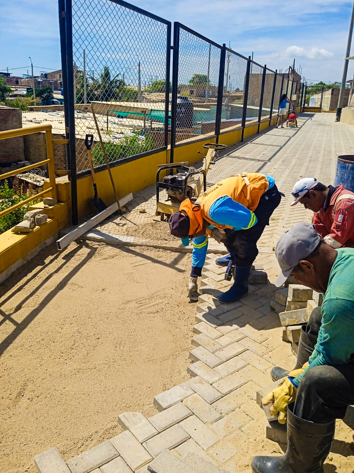 Se ejecutaron trabajos de restauración en Ciudad del Pescador que alterna con Jr. Arequipa
