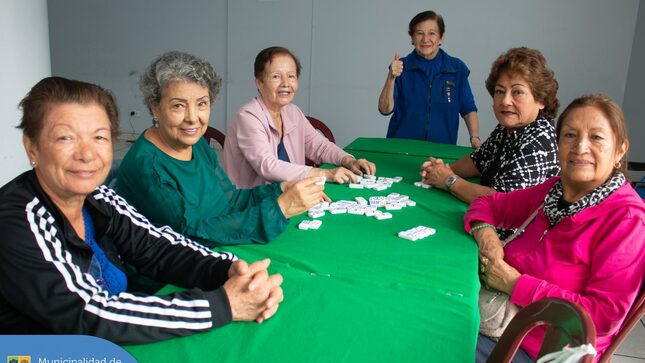 Nuestros vecinos continúan participando de las actividades en la Casa del Adulto Mayor. Esta vez, disfrutaron del Taller de memoria que les ayuda a ejercitar su mente y mantenerse saludables.