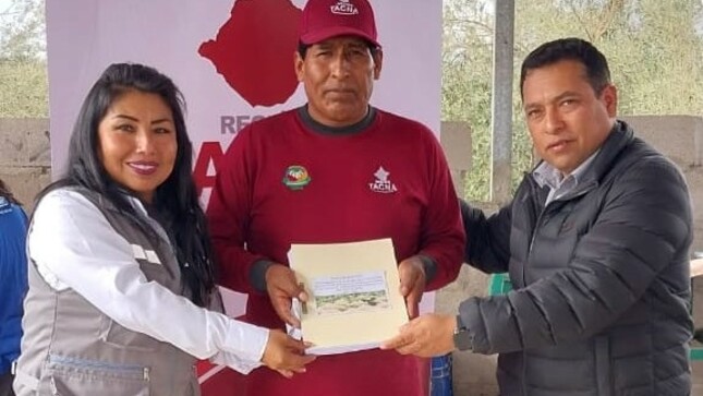 GRT entrega plan de negocio a agricultores de La Yarada Los Palos