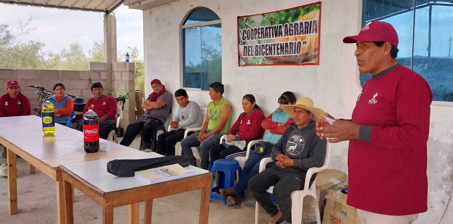 GRT entrega plan de negocio a agricultores de La Yarada Los Palos