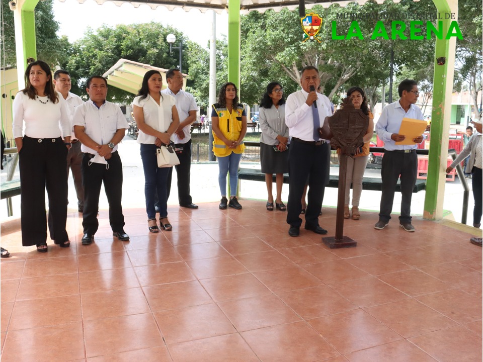Entrega de títulos de propiedad a los beneficiarios de la jurisdicción del distrito de La Arena