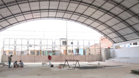 Ejecución de la obra en coliseo de Salitral (Sullana) registra 83% de avance