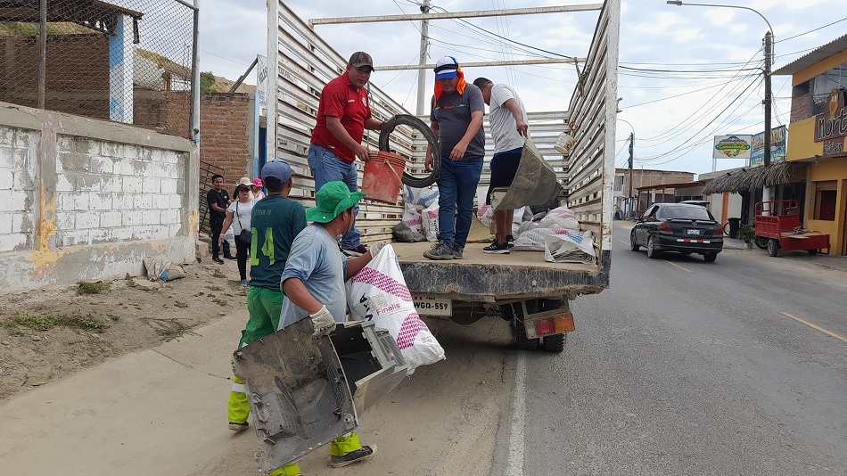 Municipalidad de Canoas y Centro de Salud realizan campaña de recojo de inservibles 