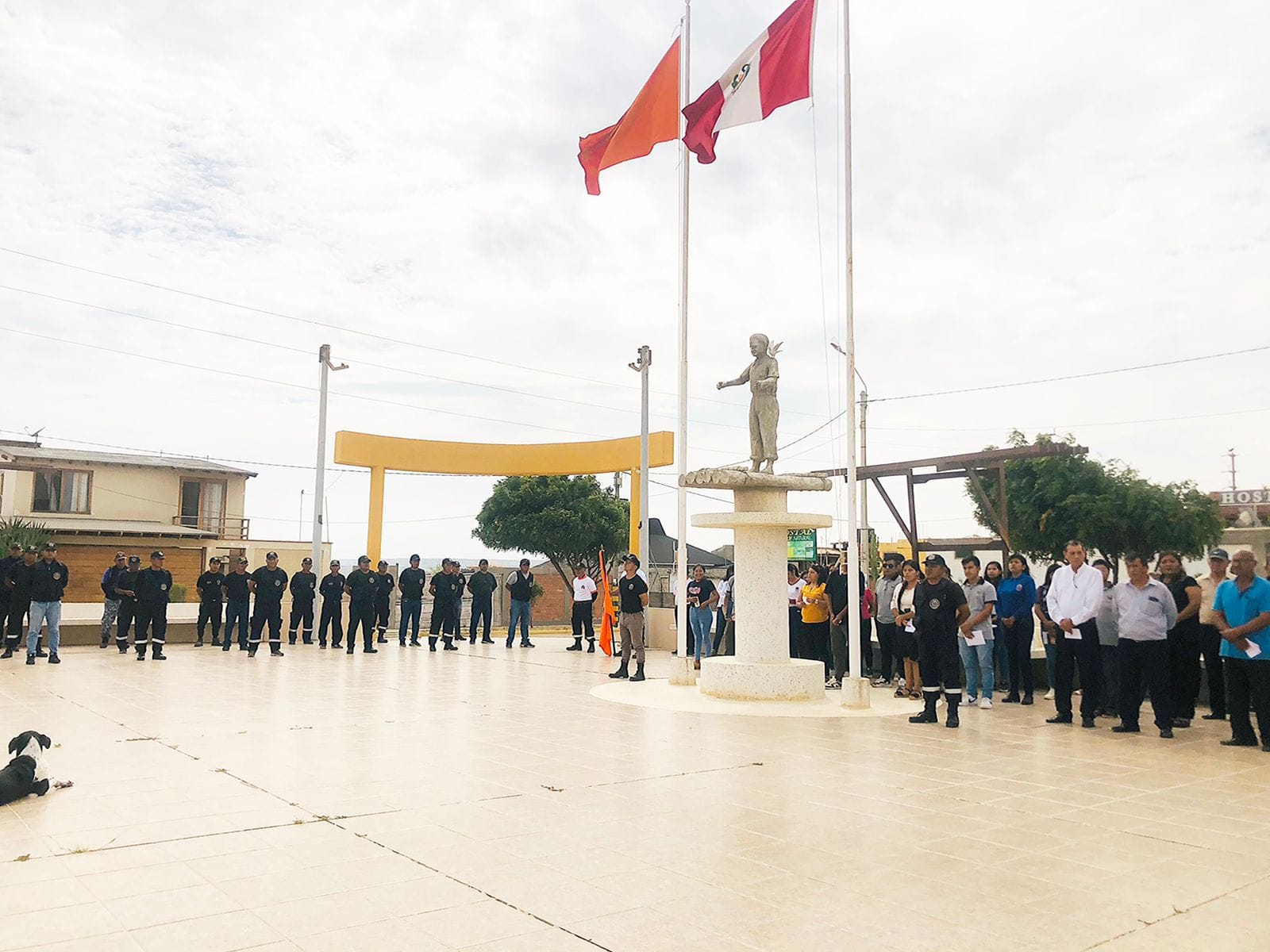 Archivo JPG de Activa participación de Autoridades, Funcionarios, Trabajadores, Fuerzas armadas y alumnos