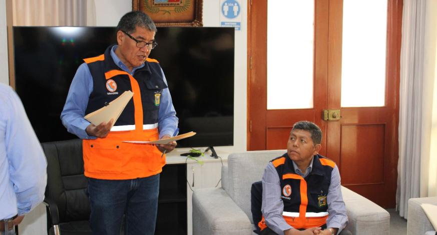El alcalde provincial John Larry Coayla, al enterarse del Decreto Supremo Nº 072-2023-PCM que permite a las autoridades del nivel regional y municipal, prepararse ante un eventual peligro por lluvias intensas debido al fenómeno de El Niño global que iniciaría a fines de este mes, decidió convocar a los gerentes de la comuna provincial con el objetivo de culminar las coordinaciones para estar preparados.
