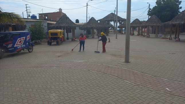 Realizan limpieza de alameda del barrio Santa Rosa de Cancas