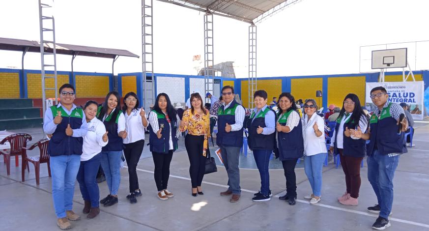 El Alcalde Provincial John Larry Coayla, a través de la Gerencia de Desarrollo Económico Social, realizó con nutrida concurrencia el último día de la “Campaña de Salud Integral” en el Complejo Deportivo Buenos Aires, Centro Poblado de San Francisco. con la presencia de la regidora Sandra Espinoza Guerrero y el Gerente de Desarrollo Económico Social, Econ. Ramiro Vera Maquera.