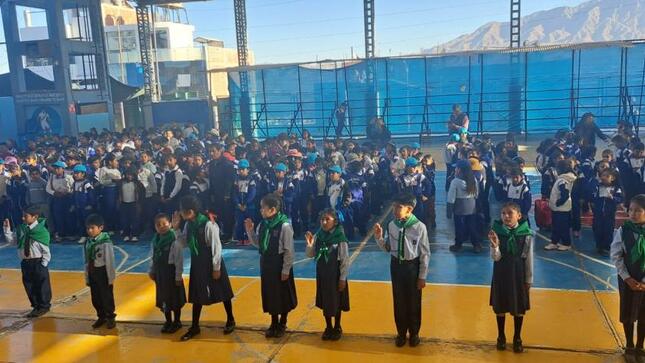 La comuna provincial, a través de la SubGerencia de Gestión del Medio Ambiente, en coordinación con la Institución Educativa "Luis Ernesto Pinto Sotomayor", realizó esta mañana la juramentación de la brigada ambiental escolar.