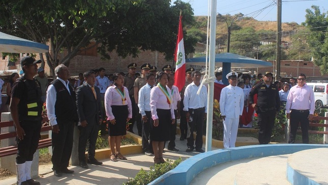 Autoridades de Canoas participan de la ceremonia por el día de la bandera