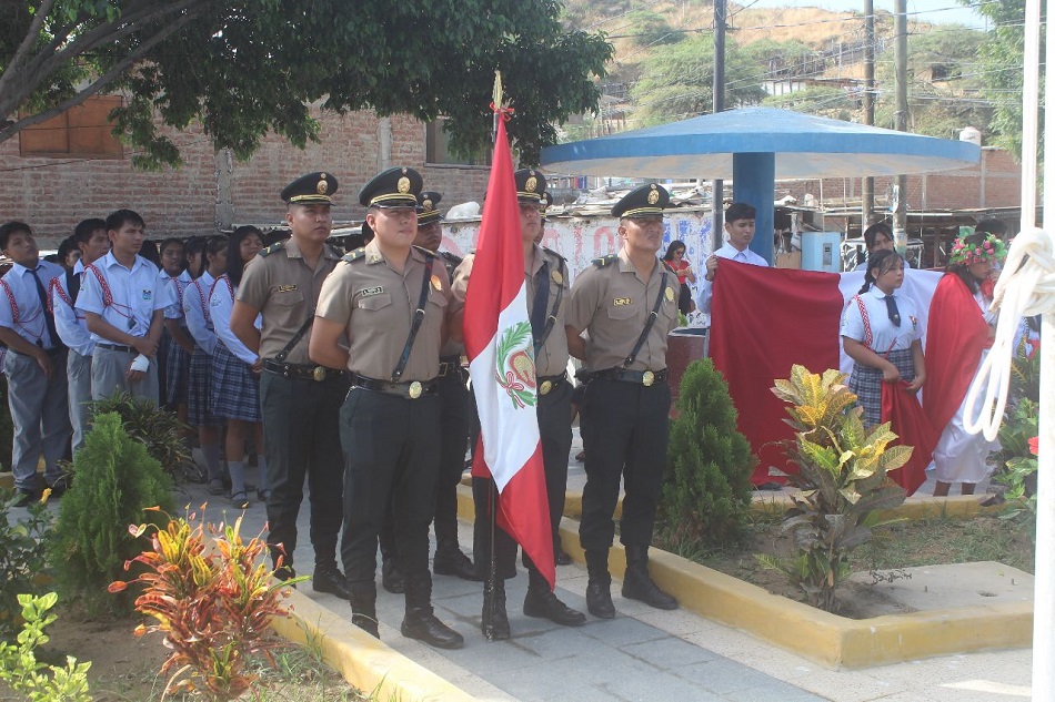 Autoridades de Canoas participan de la ceremonia por el día de la bandera