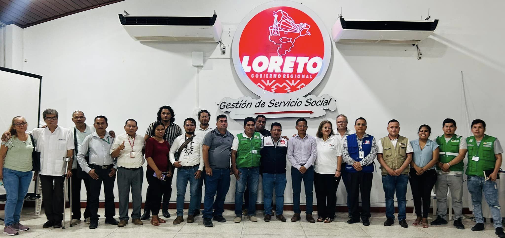 FIRMANDO ACUERDOS PARA SOLUCIONAR EL CONFLICTO EN EL PUINAHUA:
Con la Presencia de la Presidenta de PERU PETRO Isabel Tafur, Presidente de AIDECOBAP James PEREZ Pacaya, Carlos Eizaguirre Sub Secretario de Diálogo PCM, Abel Chiroque Defensor del Pueblo, Juan Moncada Director de Interculturalidad, Oscar Frías Especialista MINEM, Giordano Mendoza Alcalde del PUINAHUA.
Gestión de Diálogo y Servicio social!!!