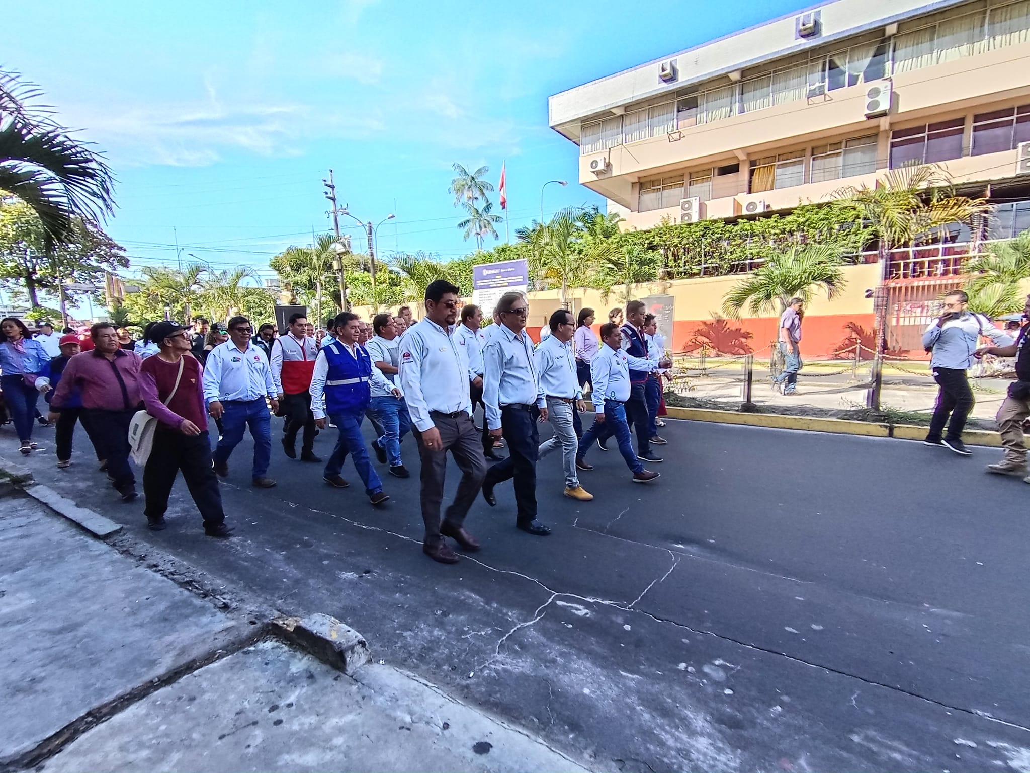 Con la presencia de alumnos, profesores y funcionarios del gobierno regional, se realizó la puesta de la primera piedra para la construcción del instituto tecnológico Pedro A. Del Águila Hidalgo, a esta cita que fue presidida por el Gobernador Regional Dr. René Chávez Silvano, acudió el gerente regional de transportes y Comunicaciones Arq. Daniel Dervitson Suárez Alarcón, así mismo las autoridades de la región como el Alcalde de maynas Vladimir Chong, esta obra sin duda es uno de los proyectos que está gestión apunta con el fin de mejorar los ambientes y un mejor lugar para que más jóvenes puedan tener estudios y ser los profesionales que necesita nuestra región.