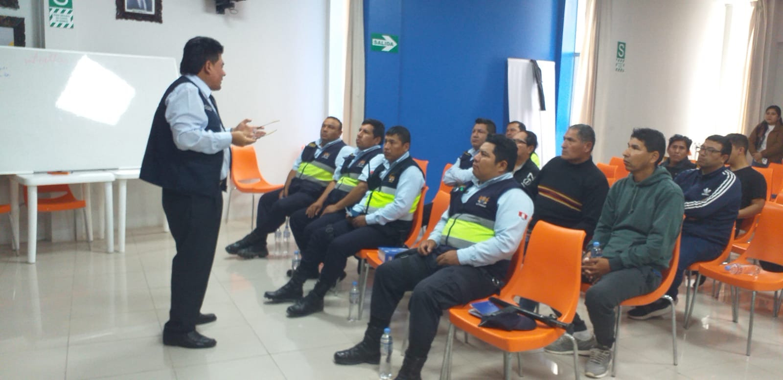 Municipalidad Provincial De Camaná A Través De Subgerencia De Seguridad Ciudadana Capacita A Personal