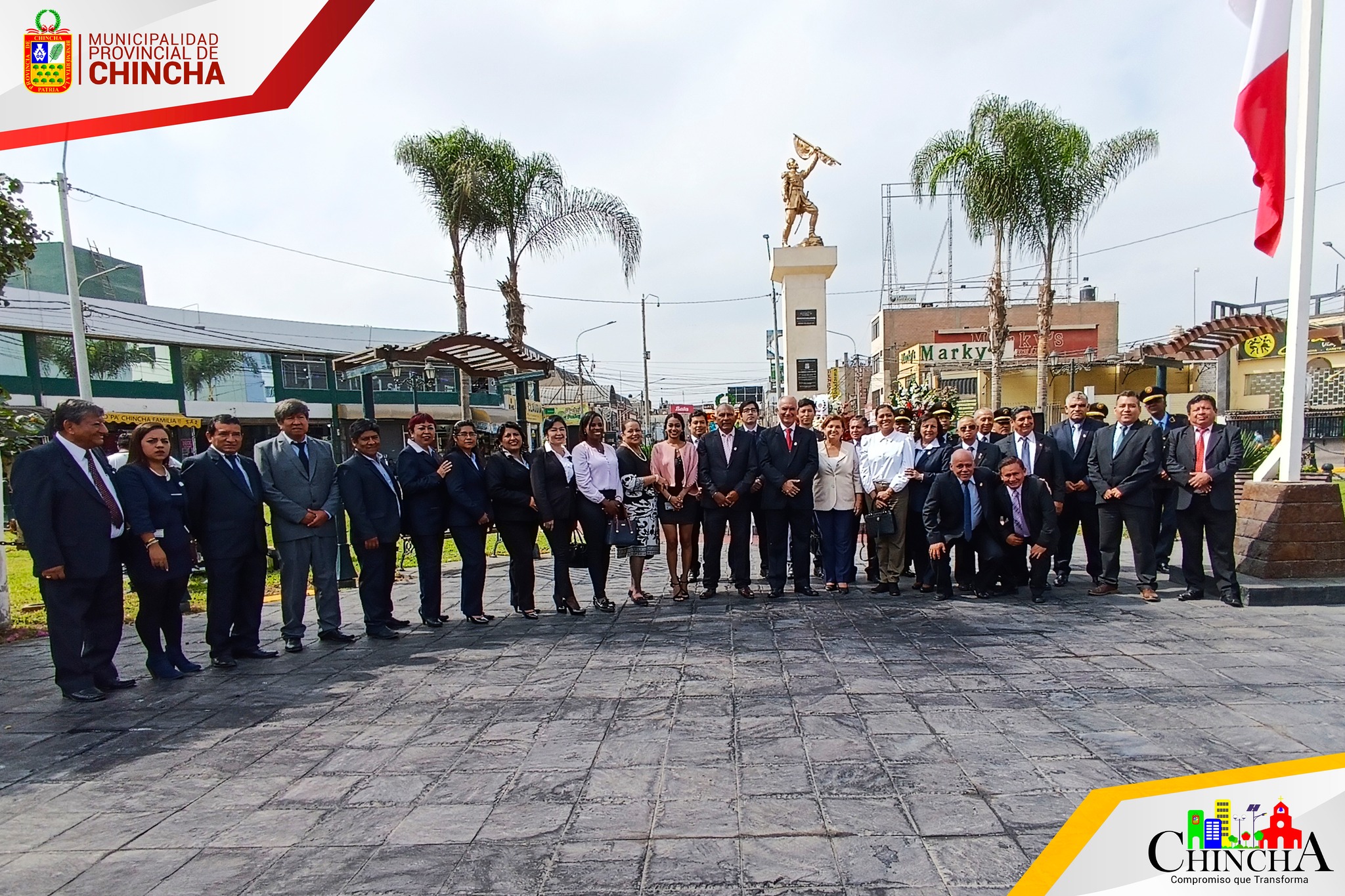 La Municipalidad Provincial De Chincha realizó un homenaje en reconocimiento a nuestra Bandera del Perú y por conmemorarse el CXLIII de la batalla de Arica acto que se desarrollo por las autoridades en nuestra plazuela Francisco Bolognesi.