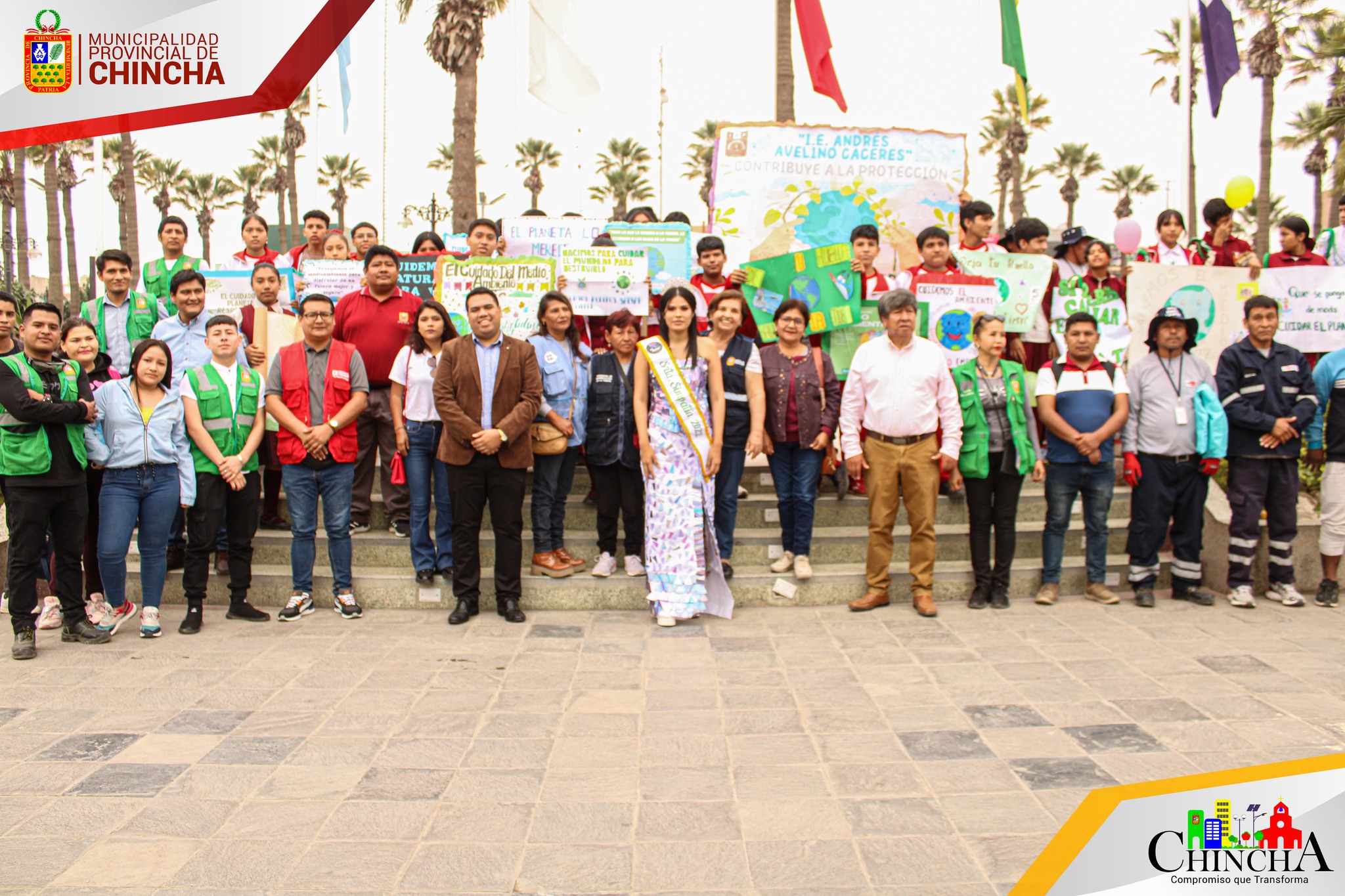 Chincha, te quiero limpio
Con un colorido pasacalle y gran entusiasmo, adolescentes acompañados de sus maestros celebraron el Día Mundial del Medio Ambiente, actividad que fue organizada por la Gerencia de la Unidad de Residuos Sólidos y la Sub Gerencia de Saneamiento, Salud y Gestión Ambiental