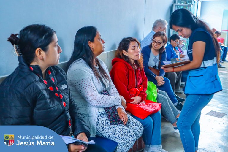 Son características de nuestra gestión 🙌. Por eso no te pierdas nuestras audiencias vecinales que se realizan cada 15 días porque en Jesús María ¡𝑻𝒖 𝒂𝒍𝒄𝒂𝒍𝒅𝒆 𝒕𝒆 𝒆𝒔𝒄𝒖𝒄𝒉𝒂! 🧏🏽♂️