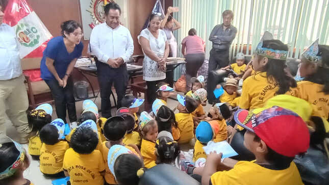 Archivo JPG de En La Semana De La Educación Inicial Niños De I. E 602 Visitaron Municipalidad.