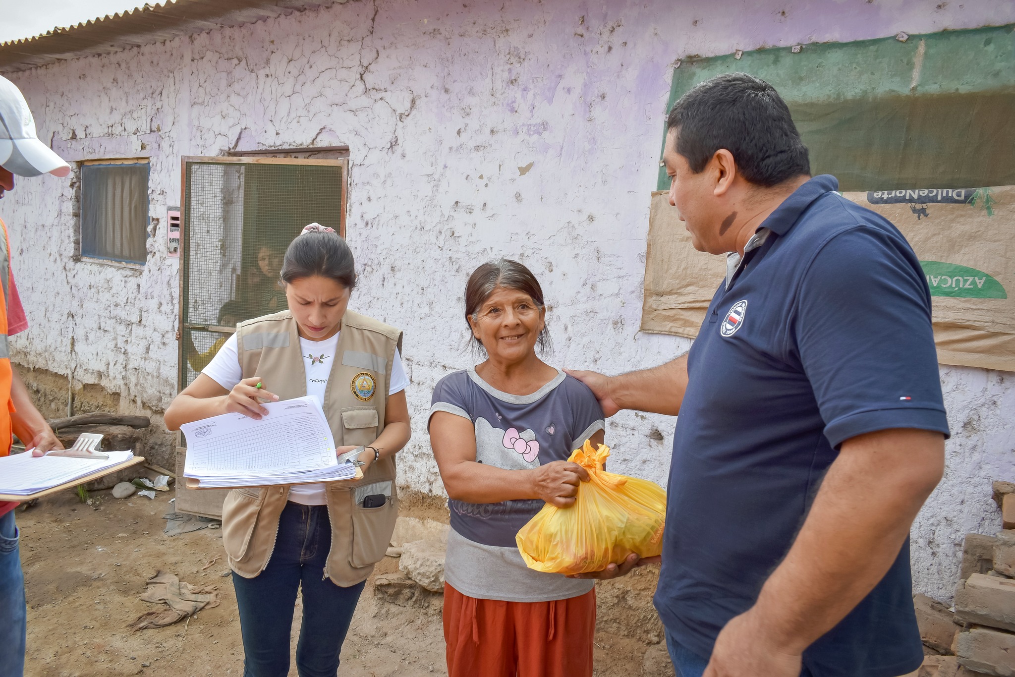 Entrega De Bolsas De Víveres