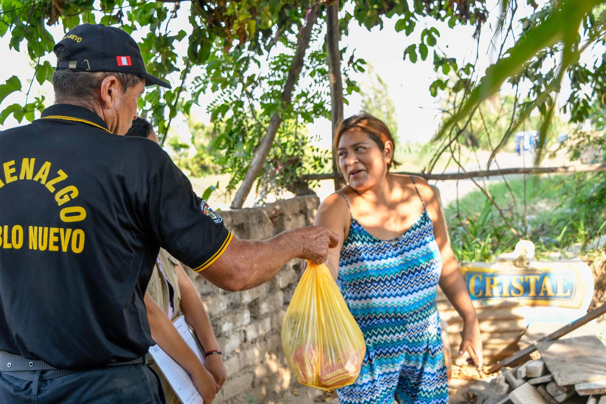 Entrega De Bolsas De Víveres