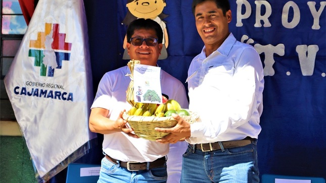 🔵El burgomaestre de Condebamba participó de la inauguración del Proyecto de Digitalización Educativa Aplicando el Sistema TVWS, que permite una mejor conectividad a Internet, este proyecto es gracias al trabajo articulado del Gobierno Regional de Cajamarca y la Universidad Nacional de Ingeniería.