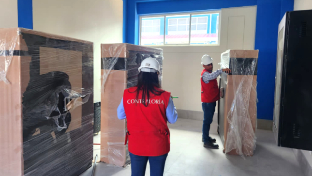 La Contraloría General alertó a la Municipalidad Distrital de Yuracyacu que existen riesgos de pagos por trabajos no ejecutados en la obra de mejoramiento de la Institución Educativa “Teobaldo Segundo López Chumbe” N° 00543, ubicada en este distrito, luego de evidenciarse que la supervisión y el comité de recepción no advirtieron la no culminación de la obra, ya que no se tiene la conformidad de la concesionaria de energía y eso provocaría que el plantel educativo no cuente con electricidad, entre otras situaciones adversas que afectarían la calidad de la infraestructura, y a los más de 400 estudiantes y 22 docentes del nivel primario.