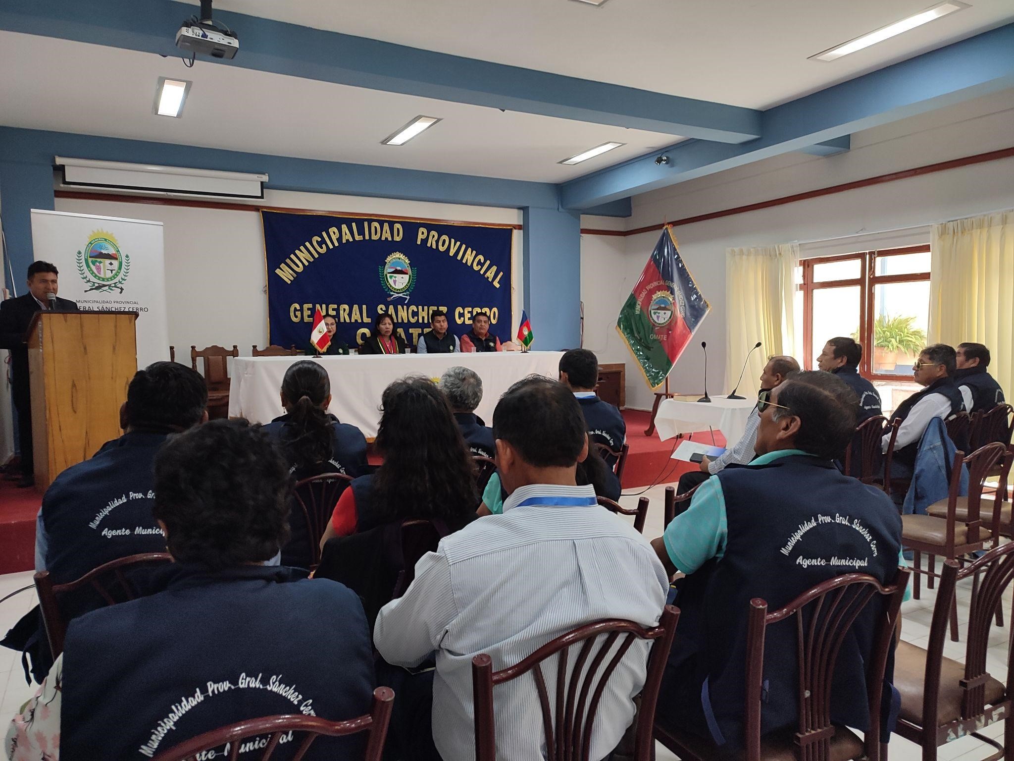 La alcaldesa provincial Flérida Mary Meza Ramos juramentó a los nuevos agentes municipales