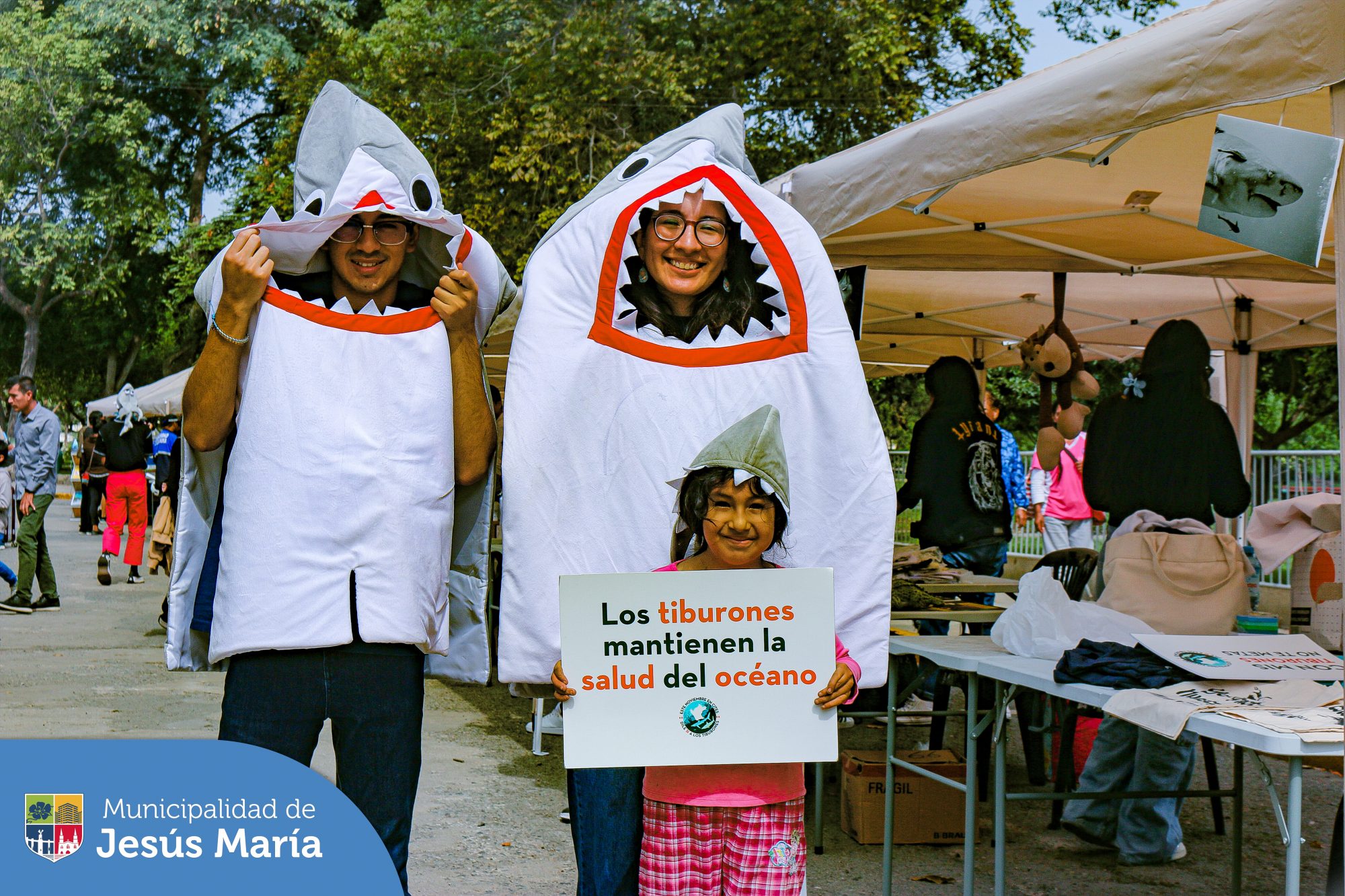 🌊 #DíaMundialDeLosOceanos, celebrado el 8 de junio, se realizó un festival con el objetivo de que todos los vecinos pudieran conocer el impacto del cambio climático en los océanos y cómo podemos todos ser de ayuda para reducir la contaminación ♻️