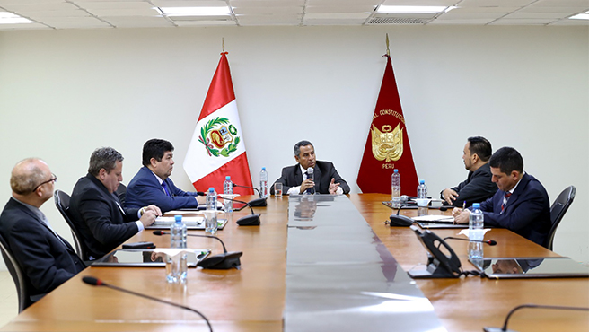 El presidente del TC, magistrado Francisco Morales Saravia recibió al jefe de la ONP, Victorhugo Montoya Chávez, en la sede de San Isidro.