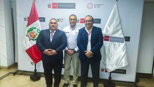 Nuestro alcalde Jesús Gálvez Olivares, mantuvo una exitosa reunión con el Ministro del Interior, Vicente Romero Fernández, con quien realizó importantes acuerdos.🚓