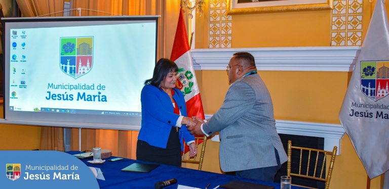 👉🏻 Con gran alegría anunciamos que hemos firmado el acta de compromiso para la implementación del aplicativo denominado 🔴 “Botón de Pánico” junto a la presidenta de la Corte Superior de Justicia de Lima, María Vidal La Rosa Sánchez.