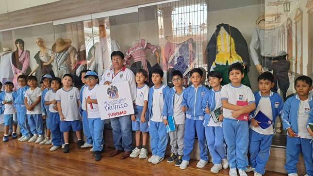 Museo de la Marinera de la MPT tiene trajes y objetos relacionados con nuestro baile nacional y su historia.