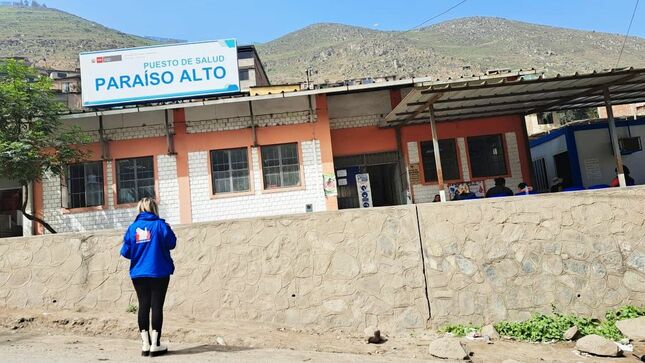 Representante de la Defensoría del Pueblo en trabajo de supervisión a centros de salud