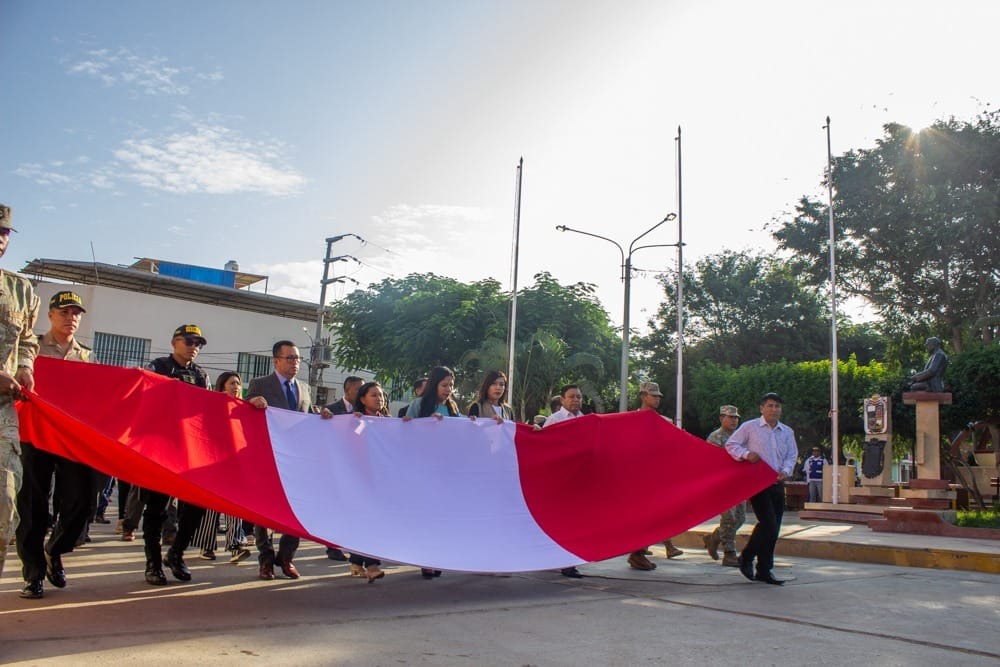 Desarrollan ceremonia por el Día de la Bandera.