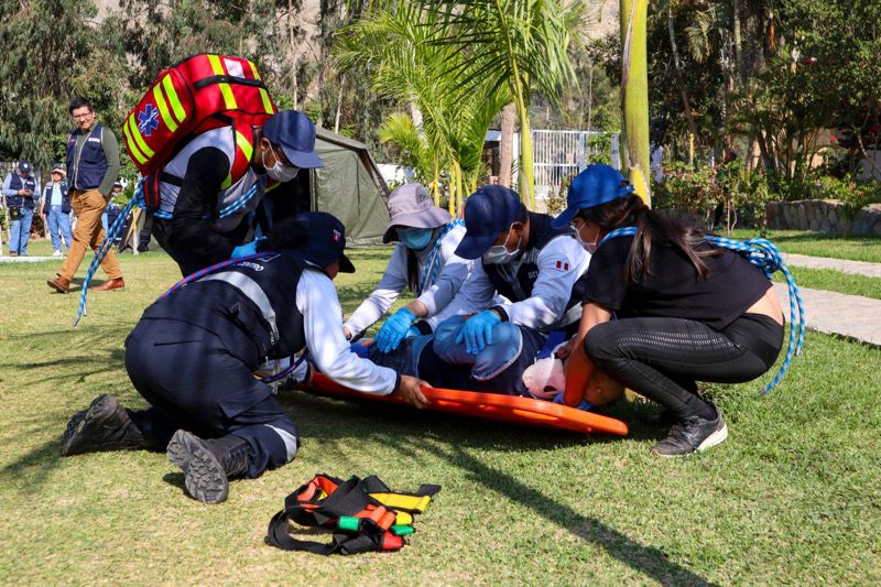 Foto 4 de Lima Centro realiza clausura del taller de Formación de Brigadas en Emergencias y Desastres