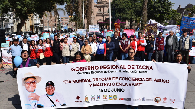 Adultos mayores piden respeto con marcha de sensibilización