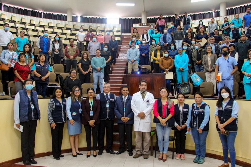Foto 1 de Personal de salud se capacita en norma técnica de tuberculosis