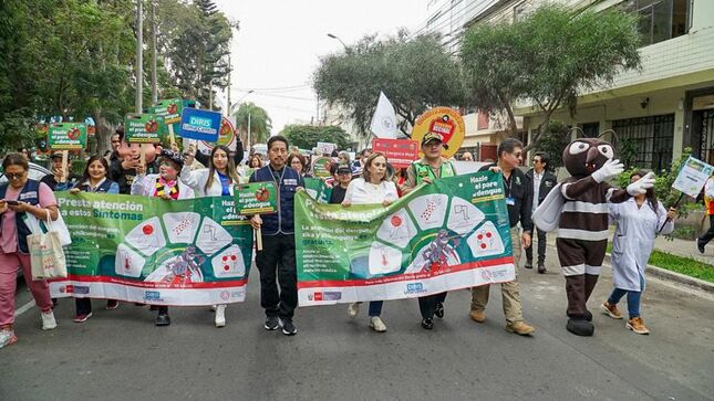 Foto 1 de Diris Lima Centro y Municipalidad de Lince realizan gran pasacalle por la prevención del dengue