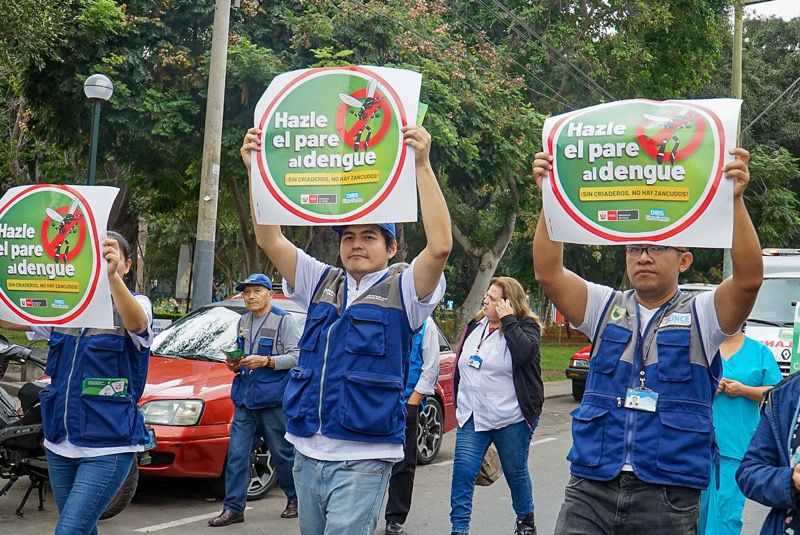 Foto 2 de Diris Lima Centro y Municipalidad de Lince realizan gran pasacalle por la prevención del dengue