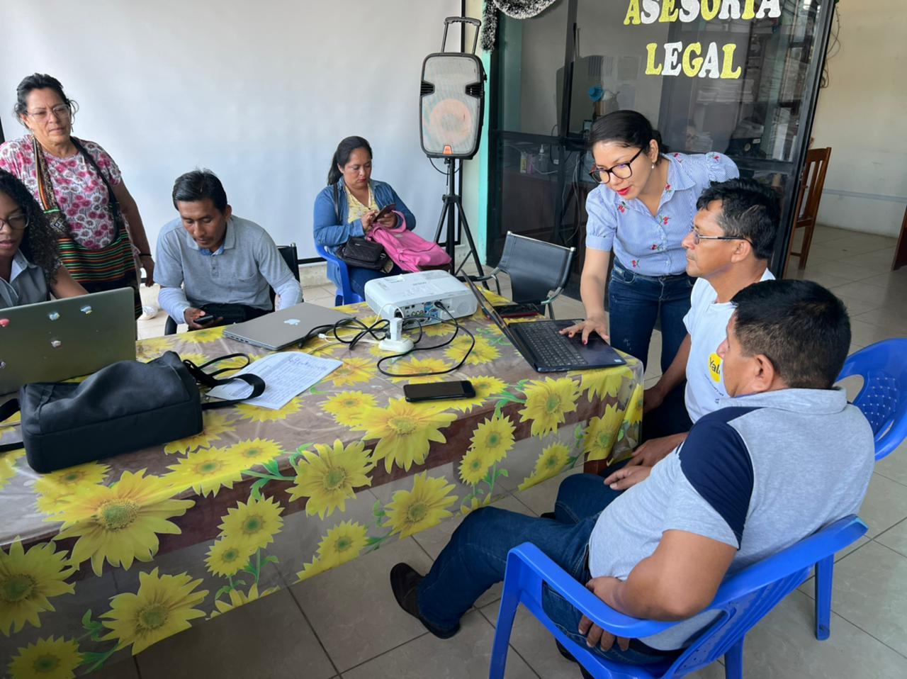 Directores reciben asistencia tecnica para registrar estudiantes con discapacidad.