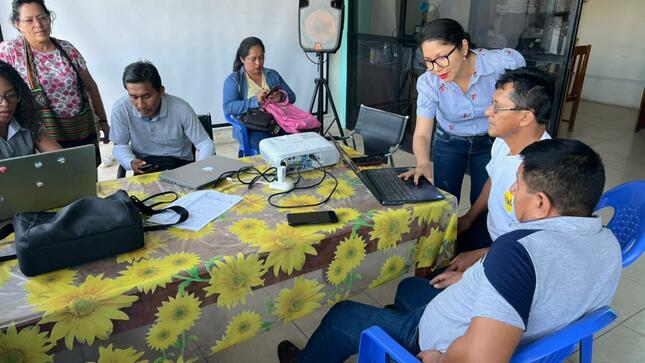 Directores reciben asistencia tecnica para registrar estudiantes con discapacidad.