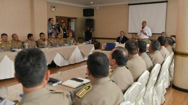 Policías se capacitan para mejorar intervención en mantenimiento del orden público