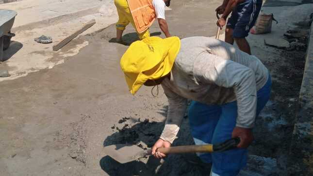 Comuna Nepeñera mejora pistas en Cerro Blanco
