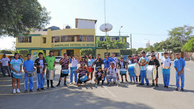 Profesor Municipal apoya colegios públicos