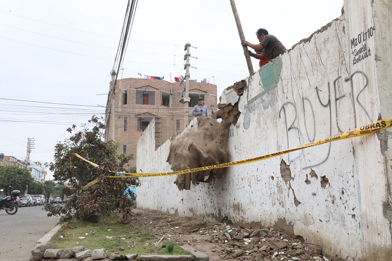 El desmontaje de la pared trajo alivio a la preocupación de los vecinos.