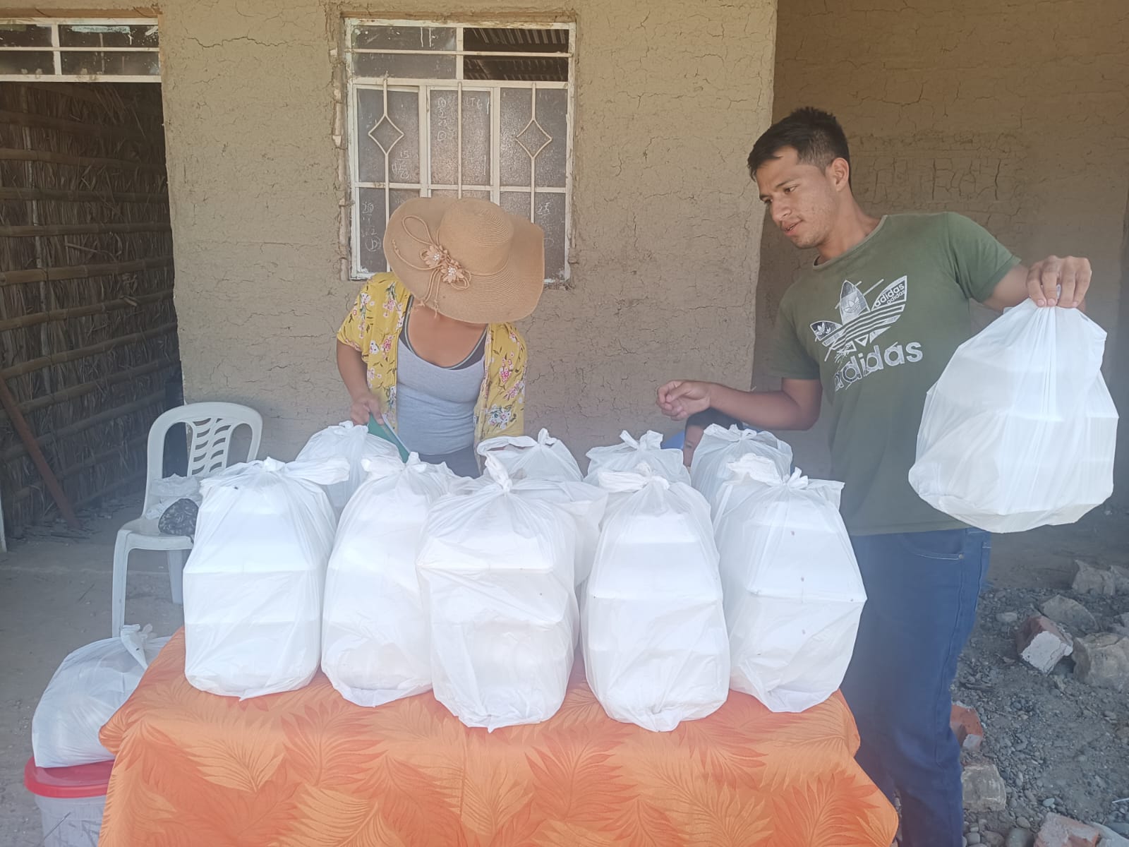 568 RACIONES DE COMIDA PARA DAMNIFICADOS DE INCENDIO EN AMPLIACIÓN NUEVO